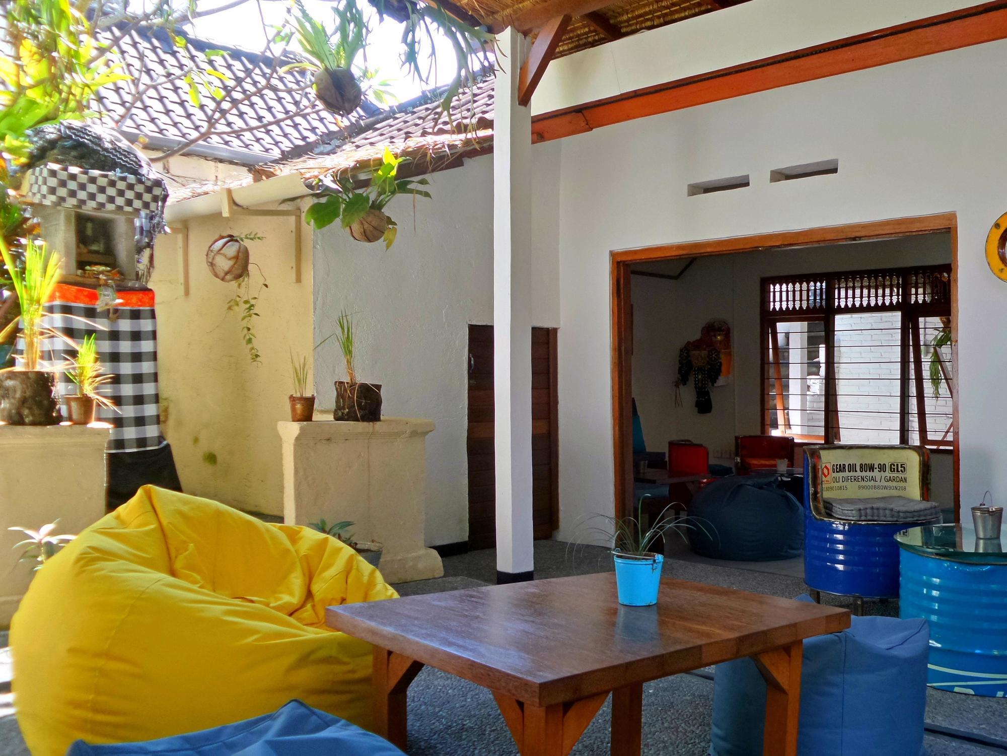 Ostello Friendly House Bali Ubud Esterno foto