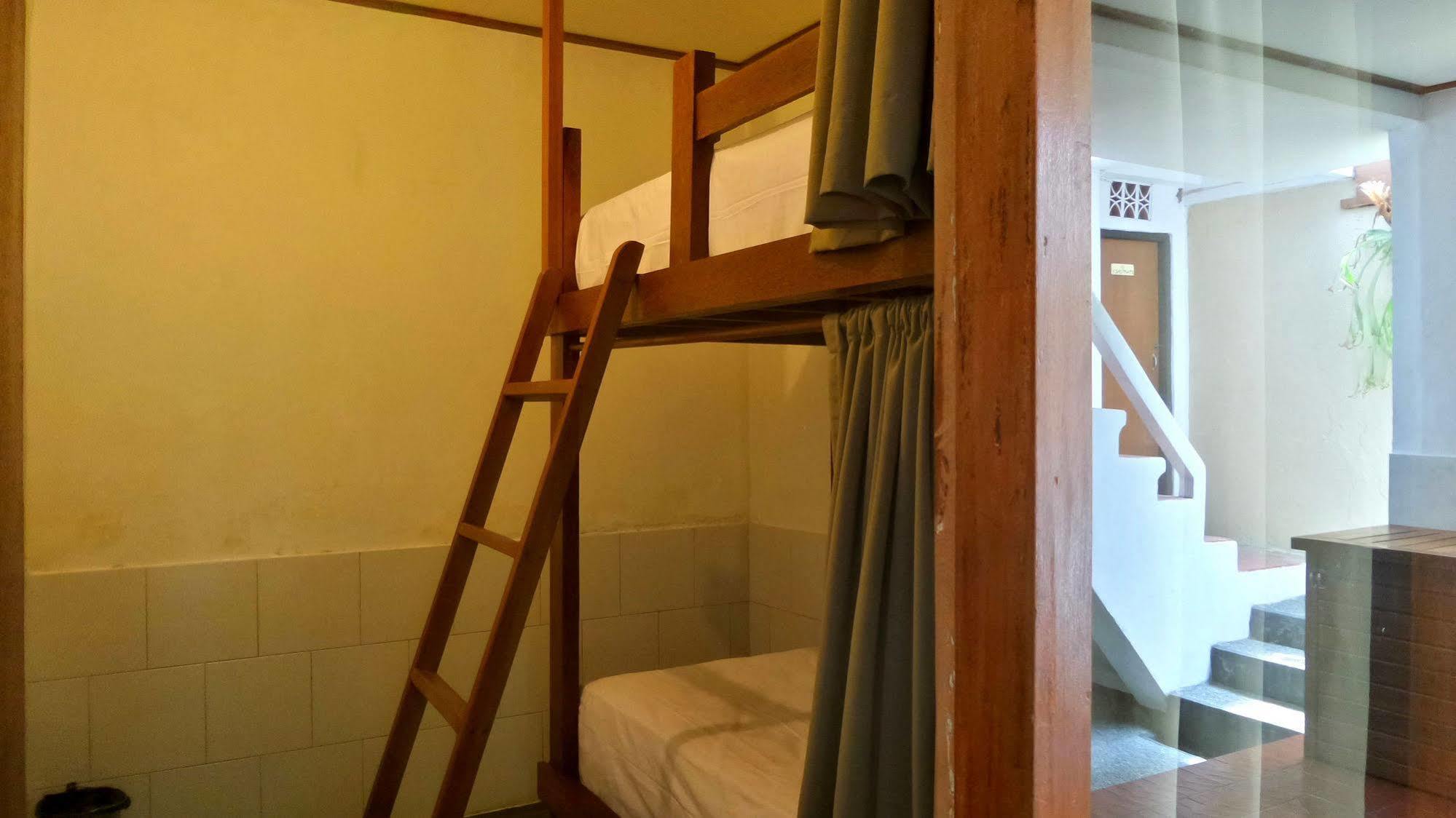 Ostello Friendly House Bali Ubud Esterno foto