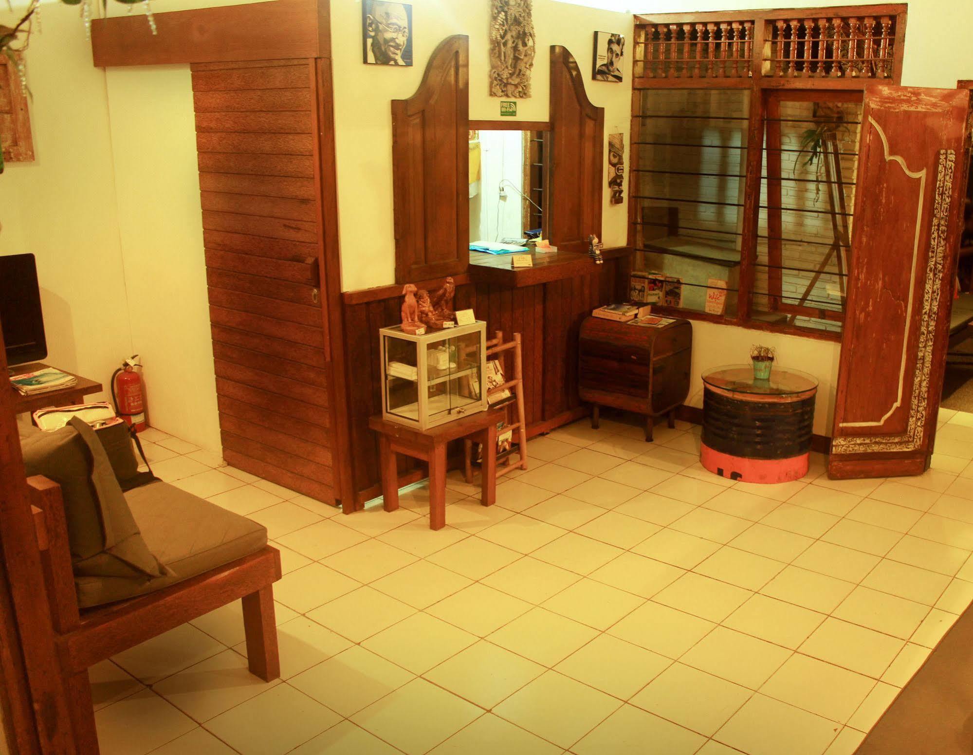 Ostello Friendly House Bali Ubud Esterno foto