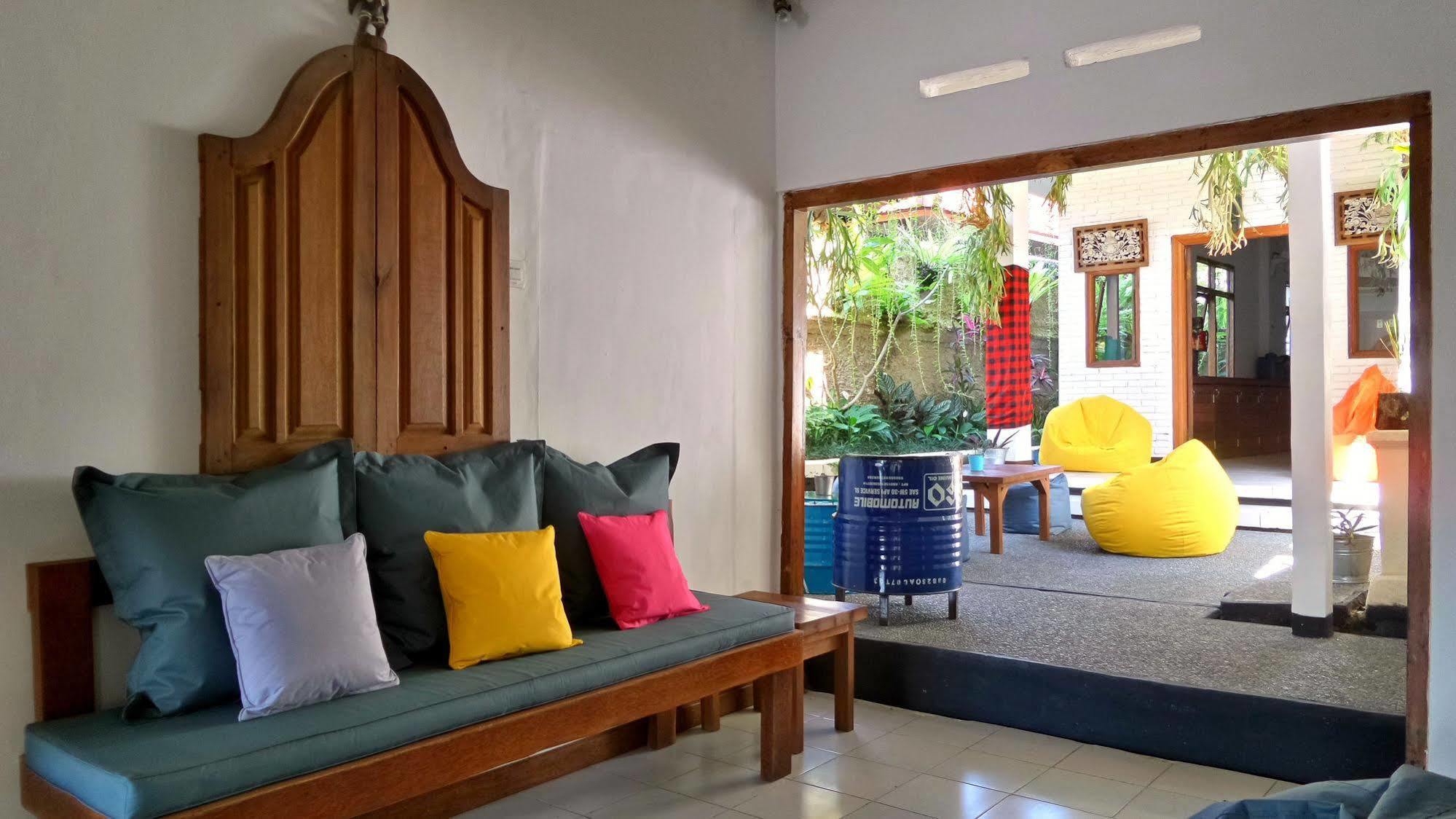 Ostello Friendly House Bali Ubud Esterno foto
