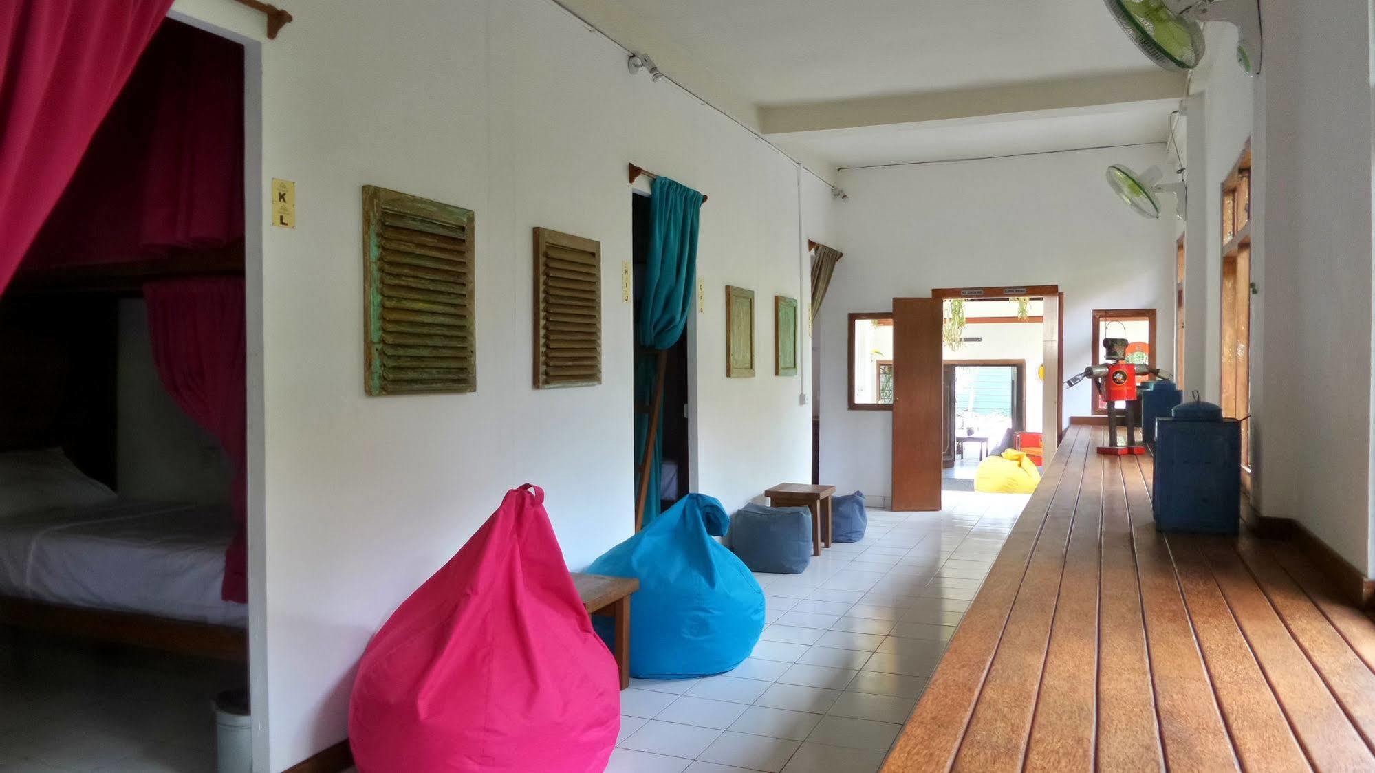 Ostello Friendly House Bali Ubud Esterno foto