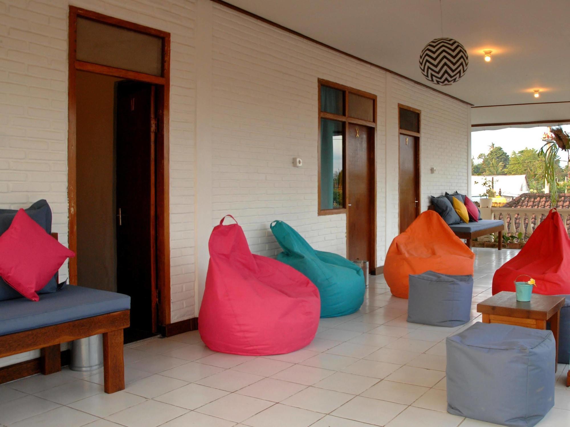 Ostello Friendly House Bali Ubud Esterno foto